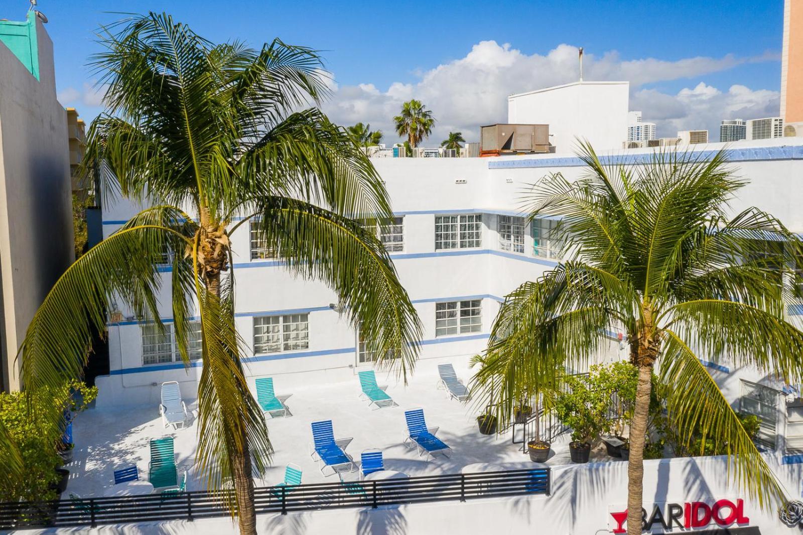 Apartment Location By The ! Free Wifi - Tv - Amenities *