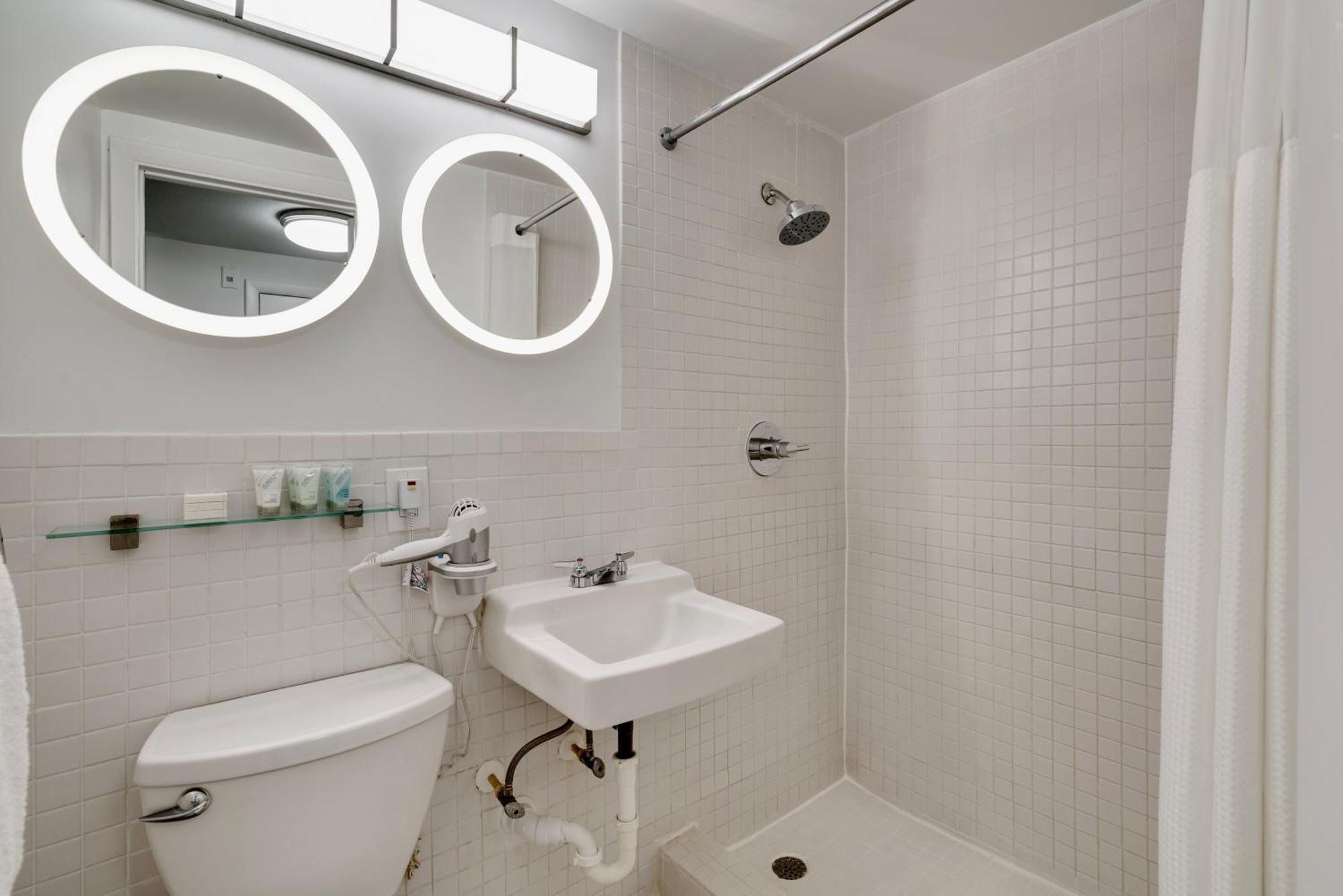 Location By The ! Free Wifi - Tv - Amenities Apartamento